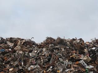 Φωτογραφία για Ένας πλανήτης... χωματερή: Ο παγκόσμιος όγκος των απορριμμάτων μπορεί να αυξηθεί κατά 70% ως το 2050!