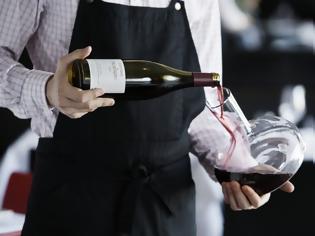 Φωτογραφία για Ρωτήστε τους sommelier: Ποιές τάσεις στο κρασί πρέπει να ξεπεραστούν;