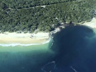 Φωτογραφία για Η Πύλη της Κόλασης στην Αυστραλία: Τεράστια τρύπα «καταπίνει» παραλία στο Κουίνσλαντ