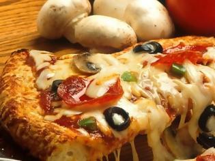 Φωτογραφία για Τρως την πίτσα λάθος – Ενας ειδικός αποκαλύπτει το σωστό τρόπο