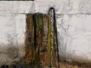 Φωτογραφία για Προβλήματα υδροδότησης στο ΡΙΒΙΟ. Το νερό χύνεται από τη δεξαμενή και οι βρύσες στο μισό χωριό στέρεψαν...