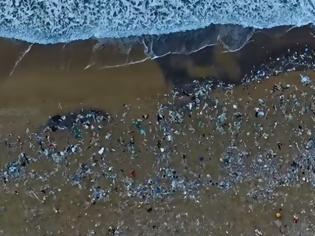 Φωτογραφία για Η πιο βρώμικη παραλία της Ελλάδας [video]