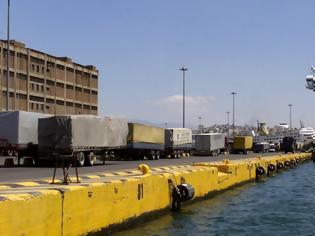 Φωτογραφία για Πρόσκρουση φορτηγών πλοίων στο αγκυροβόλιο του Πειραιά