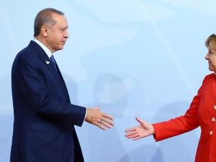 Φωτογραφία για Deutsche Welle: Η επίσκεψη Ερντογάν στο Βερολίνο διχάζει τους Τούρκους της Γερμανίας