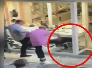 Φωτογραφία για Νέα μαρτυρία για τον Ζακ Κωστόπουλο: Προσπάθησε να μπει σε άλλο κατάστημα πριν το κοσμηματοπωλείο