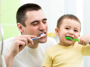 Φωτογραφία για Πώς να κάνετε το βούρτσισμα των δοντιών διασκεδαστικό για τα παιδιά