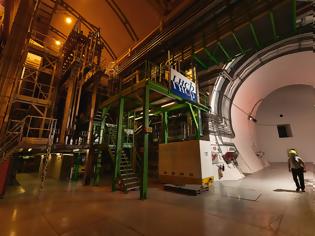 Φωτογραφία για CERN : Το πείραμα LHCb ανακάλυψε δύο, ίσως και τρία νέα σωματίδια