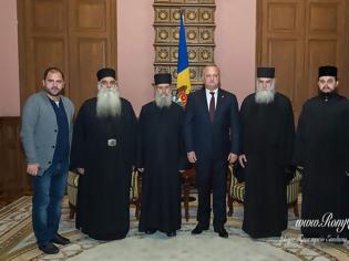Φωτογραφία για 11124 - Αγιοπαυλίτες Πατέρες στον Πρόεδρο της Μολδαβίας Ίγκορ Ντοντόν