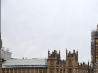 Φωτογραφία για Σόδομα και Γόμορρα στο βρετανικό κοινοβούλιο! - Με εμετούς και τα προφυλακτικά