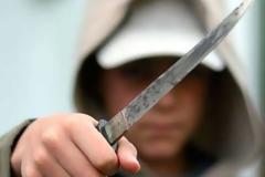 Μαθητής γυμνασίου έριξε κουτουλιά σε καθηγήτρια και την απείλησε με μαχαίρι!