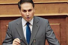 ΠΑΣΟΚ..Τους γιαουρτώνει και τους κυνηγάει όλη η Ελλάδα...η Χρυσή Αυγή τους έφταιξε..