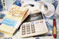 Κατασχέσεις ενοικίων με πλειστηριασμούς ακινήτων και δεσμεύσεις τραπεζικών λογαριασμών από τις ΔΟΥ