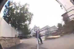 ΣΟΚ! Γνωστός Skateboarder προσέκρουσε σε φορτηγό και γλύτωσε από θαύμα! Δείτε το βίντεο...