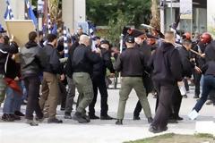 Πρόβες εμφυλίου μεταξύ ακροδεξιών και αναρχικών στο Πάντειο