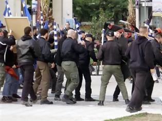 Φωτογραφία για Πρόβες εμφυλίου μεταξύ ακροδεξιών και αναρχικών στο Πάντειο