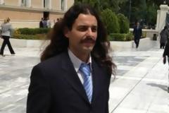 ΠΡΟΚΑΛΕΙ ο «Καραϊσκάκης» της Χρυσής Αυγής – Όχι σφαλιάρες αλλά κλωτσιές θέλουν αυτοί