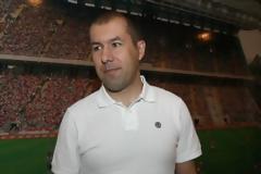 ΣΤΗΝ ΤΕΚΛΙΚΗ ΕΥΘΕΙΑ ΓΙΑ ΤΟ 40ο ΑΣΤΕΡΙ...