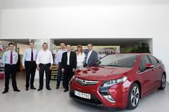 Παραδόθηκε το πρώτο Opel Ampera στην Ελλάδα