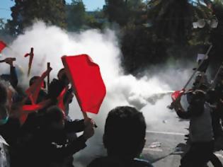 Φωτογραφία για Eπίθεση σε πολίτες που διαμαρτύρονταν για λαθρομετανάστες από ΣΥΡΙΖΑίους και αναρχικούς