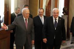 Κάρολος Παπούλιας: «Η Ελλάδα θα ξεπεράσει την κρίση»