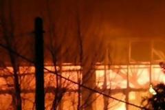 Εργάτες έβαλαν φωτιά από αμέλεια