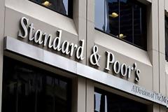 Με υποβάθμιση απειλεί τις ΗΠΑ και η S&P