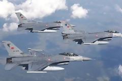 Παραλίγο να χτυπηθούν τουρκικά μαχητικά στο Αιγαίο!