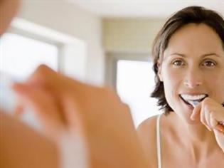 Φωτογραφία για Μη βουρτσίζετε τα δόντια σας αμέσως μετά το γεύμα