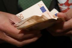 Εξαφανίστηκε... κάλτσα με 7000 ευρώ!