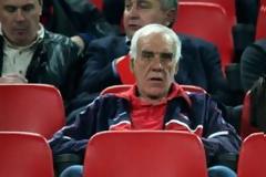 ΑΛΕΦΑΝΤΟΣ: ΘΑ ΤΟΥΣ ΕΒΑΖΕ ΣΤΑ ΔΙΧΤΥΑ Ο ΜΗΤΡΟΓΛΟΥ