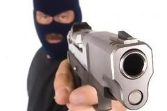 Kουκουλοφόρος λήστεψε πράκτορα του OΠAΠ