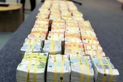 Οι τροϊκανοί παίρνουν κάθε μήνα και 