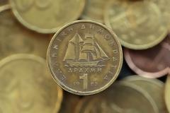 Κομισιόν: Εκτός Ευρώ η Ελλάδα για 10 χρόνια