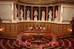 Στις κάλπες από το πρωί οι Γάλλοι