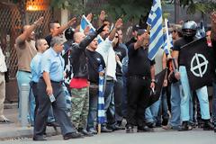 Στο αυτόφωρο τα μέλη και ο υποψήφιος βουλευτής της Χρυσής Αυγής
