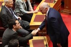 Ο Βενιζέλος υποπτεύεται ότι ο  ΓΑΠ παρασκηνιακά τον υπονομεύει...!!!