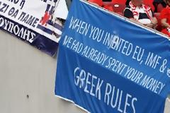 Το πανό που κάνει τον γύρο του κόσμου.