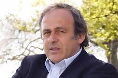 ΚΑΝΕΙ ΚΑΙ Ο ΠΛΑΤΙΝΙ... ΚΥΜΑ! *ΒΙΝΤΕΟ*