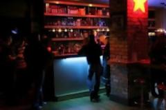 Μπαρ προσέφερε αλκοόλ, σεξ με γυναίκες και τα... κατέγραφε όλα σε βίντεο!
