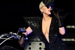 Η Lady Gaga έπαθε διάσειση!