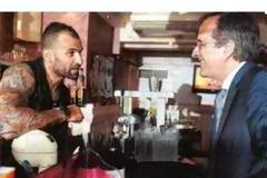 O Σαμαράς και τα τατουάζ...