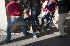 Υποψήφιος βουλευτής του ΚΚΕ, πλακώνει στο ξύλο διαδηλωτη