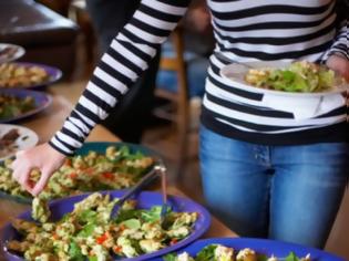 Φωτογραφία για 4 tips για να τρώτε σωστά σε κοινωνικές εκδηλώσεις