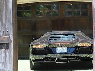 Φωτογραφία για Η Kim Kardashian αγόρασε Lamborghini στον Kanye για τα γενέθλιά του!