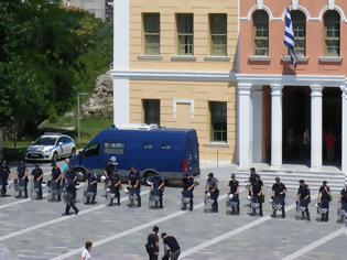 Φωτογραφία για Στο δικαστήριο τα οκτώ μέλη της Χρυσής Αυγής για την επίθεση στη Βέροια