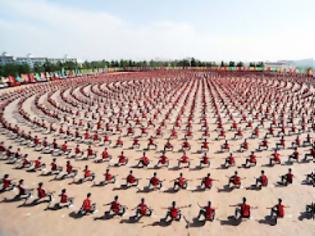 Φωτογραφία για 10.000 μαθητές κουνγκ-φού σε απόλυτο συχγρονισμό!