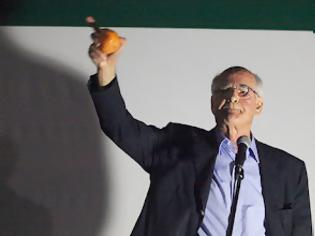 Φωτογραφία για Επιτέθηκαν με νεράτζια στον υποψήφιο βουλευτή του ΠΑΣΟΚ, Απόστολο Κακλαμάνη