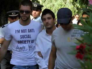 Φωτογραφία για Ολόκληρη η απολογία του 24χρονου που πυροβόλησε τον Αλβανό ληστή στην Παιανία..