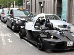 Φωτογραφία για ΔΕΙΤΕ: Το… Batmobile στους δρόμους του Λονδίνου
