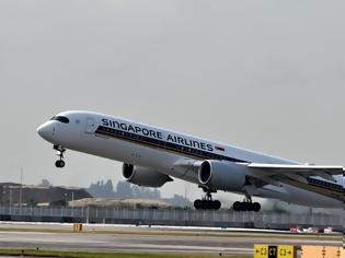 Φωτογραφία για Σιγκαπούρη - Νέα Υόρκη: Με χειροκροτήματα η προσγείωση της μεγαλύτερης πτήσης στον κόσμο